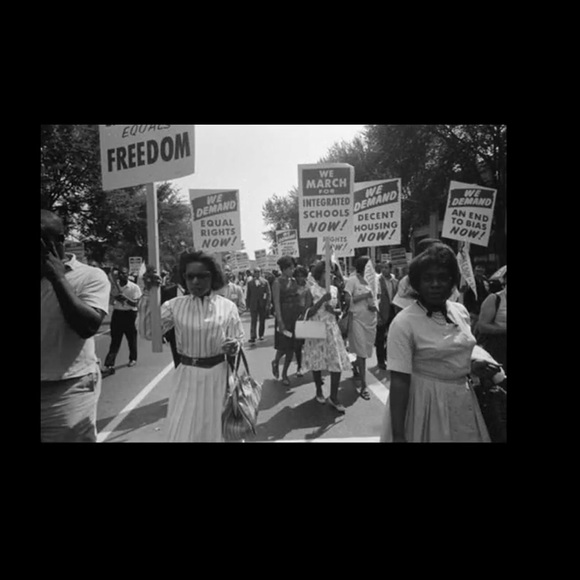 Look What’s Happening Out In The Streets Got A - Picture 4 of 8